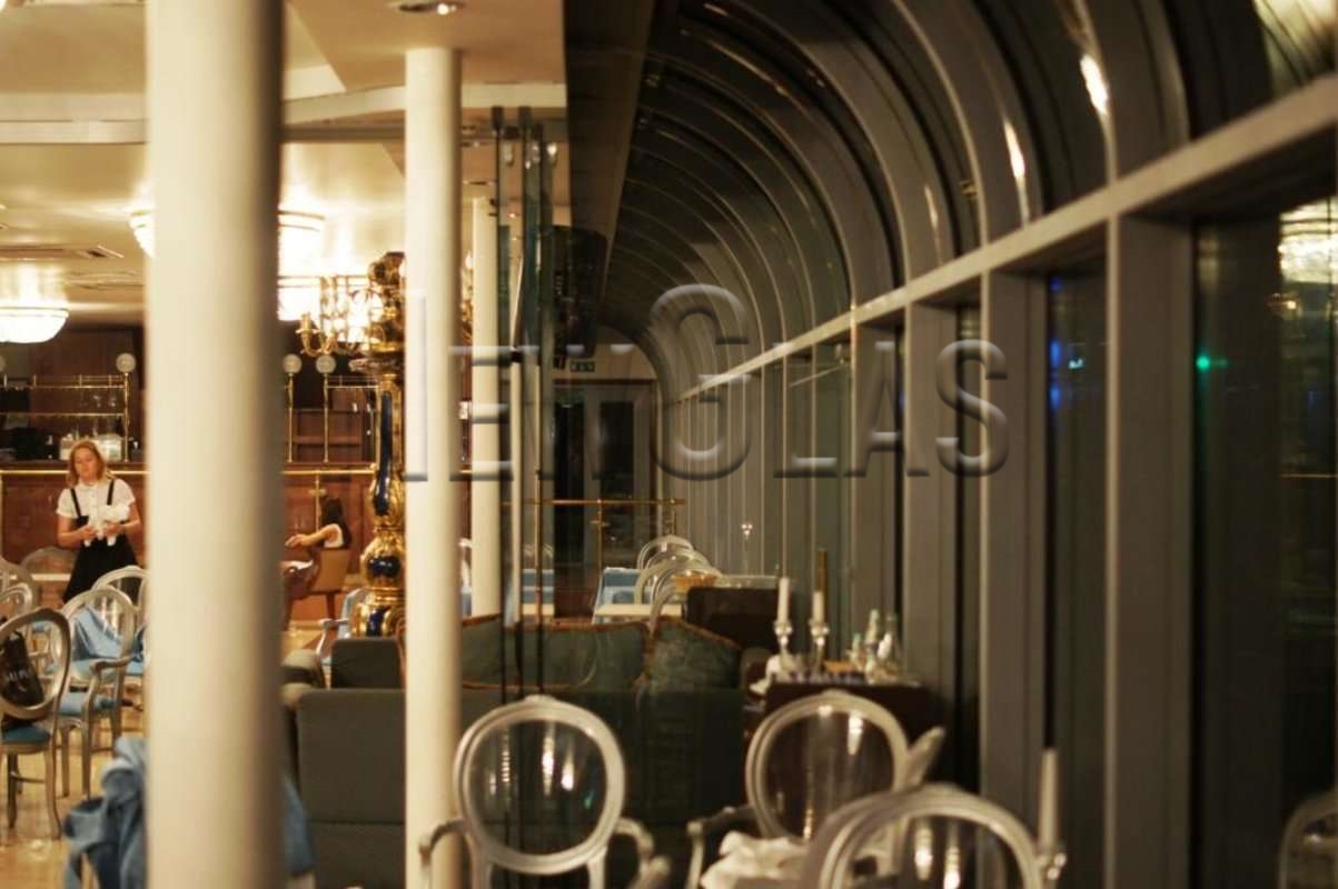 Раздвижные стеклянные перегородки, Москва, теплоход River Palace.