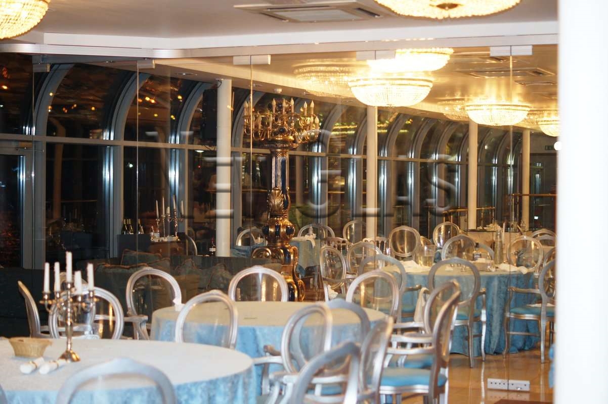 Раздвижные стеклянные перегородки, Москва, теплоход River Palace.