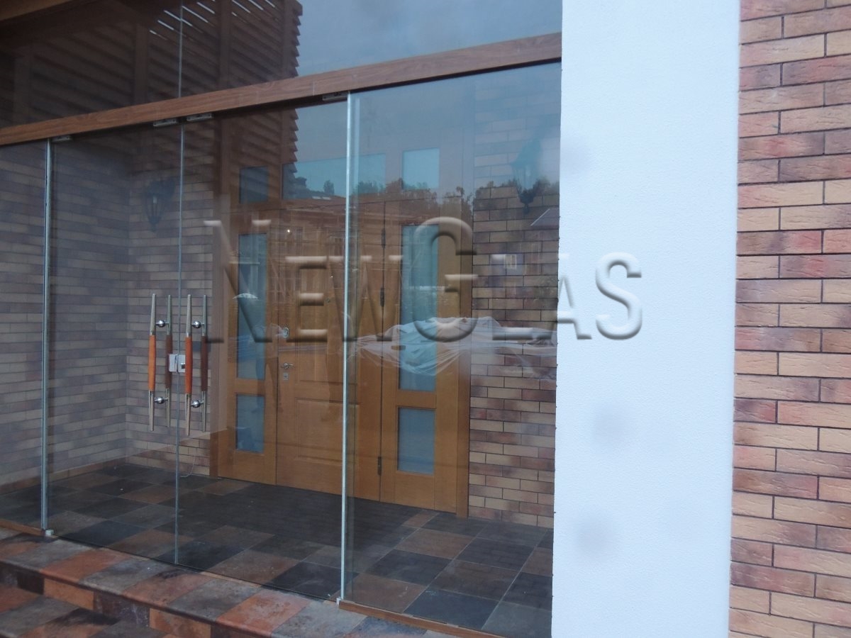 Стеклянные входные раздвижные двери, МО, КП «Променад»