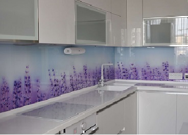 Стеклянные панели на стены в кухне
